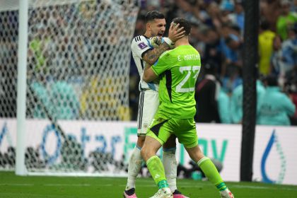 中甲-青岛红狮1-1延边龙鼎 里瓦尔迪尼奥连场点射朴世豪点球绝平